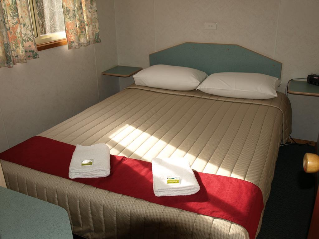 Cowra Holiday Park Quarto foto