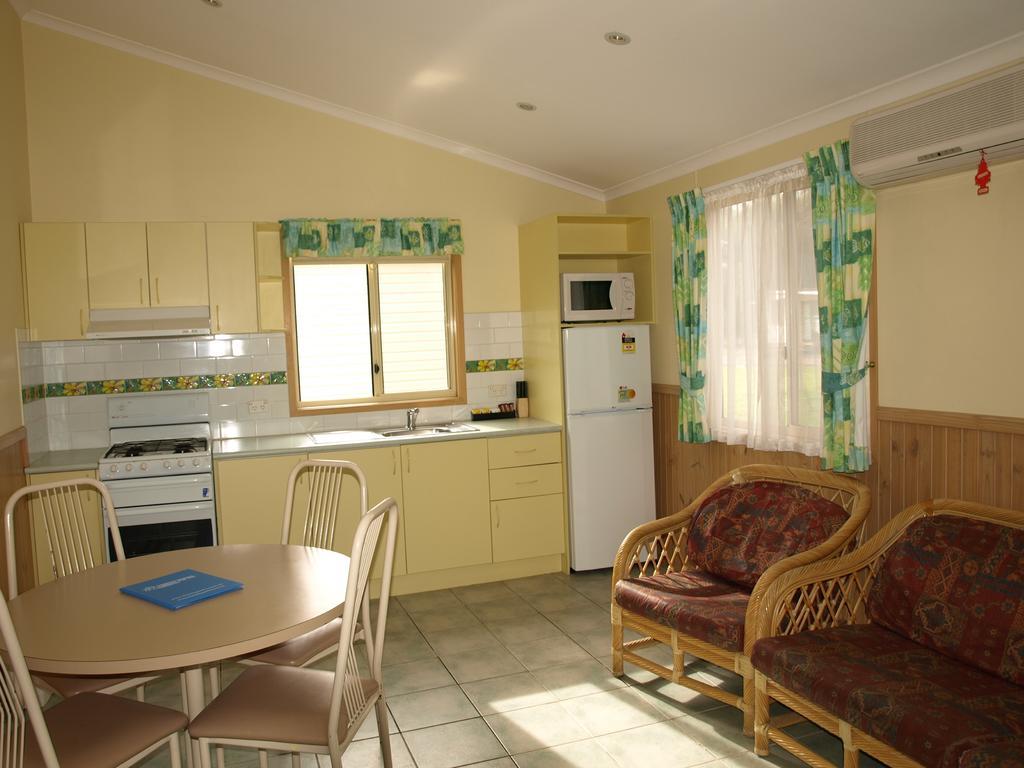 Cowra Holiday Park Quarto foto
