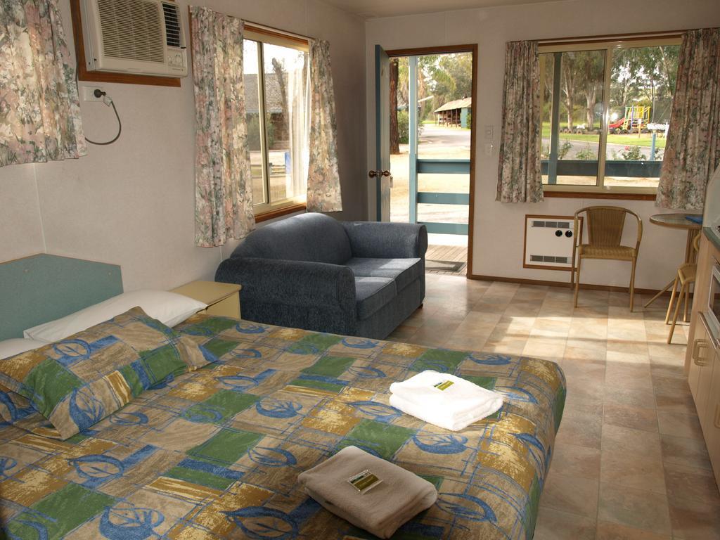 Cowra Holiday Park Quarto foto